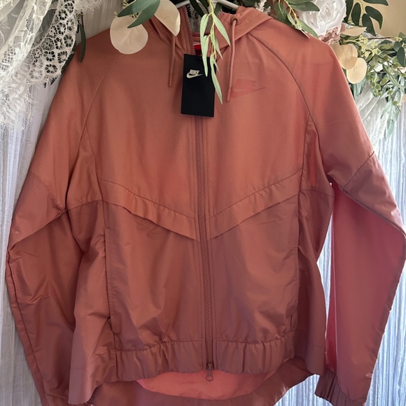 Pink Nike jacket - Picture 4 of 5